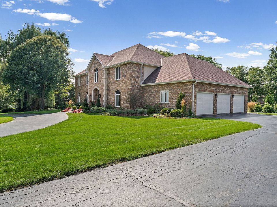 1st image of 5657 Oakwood Cir