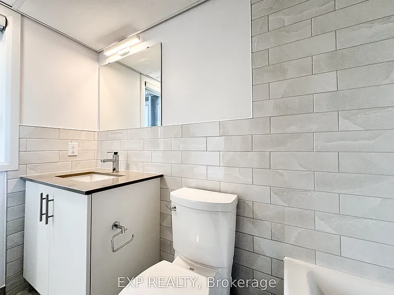 25 Fair Oaks Cres #E — Photo 25