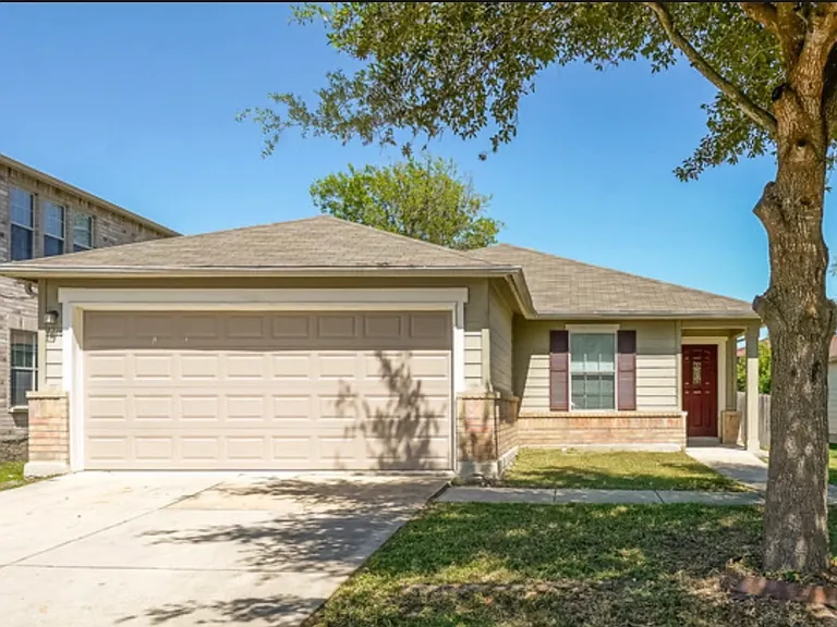 7718 Cedar Farm — Photo 2