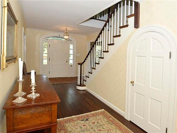 2nd image of 17 Forest Hill Dr