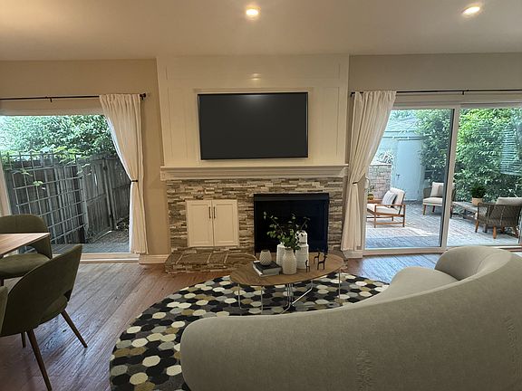 2nd image of 1414 Ocean Park Blvd