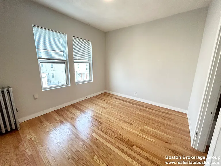 18 Eastman St #2 — Photo 8