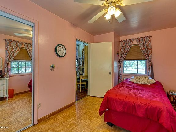 5th image of 158 Bonita Dr