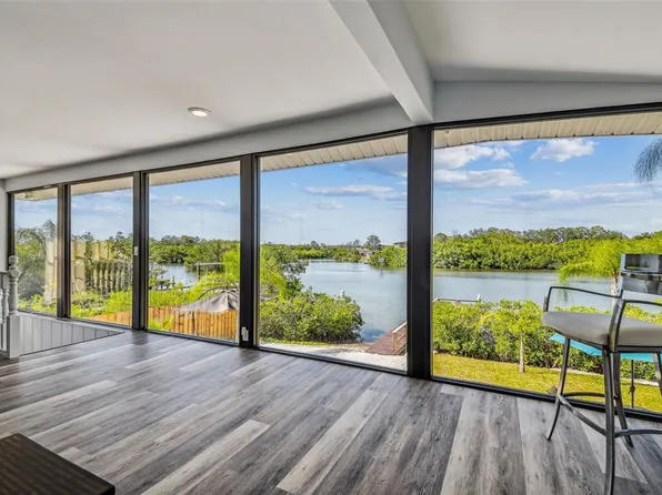 3098 Phoenix Ave, Oldsmar, FL 34677