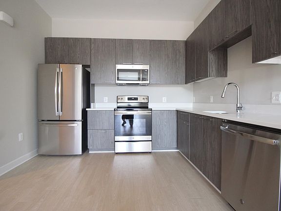 2nd image of 989 S Buchanan St Unit 417