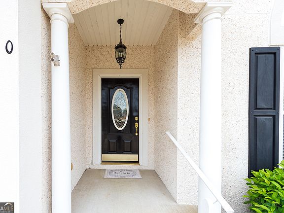 3rd image of 110 Lexington Way