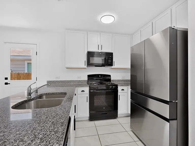 3525 Flicker Ln — Photo 7