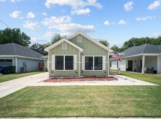 106 Flowers St, Waxahachie, TX 75165