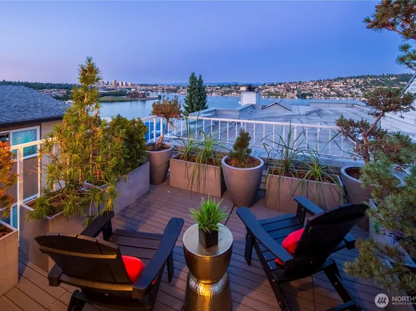 2419 8th Avenue N #403, Seattle, WA 98109