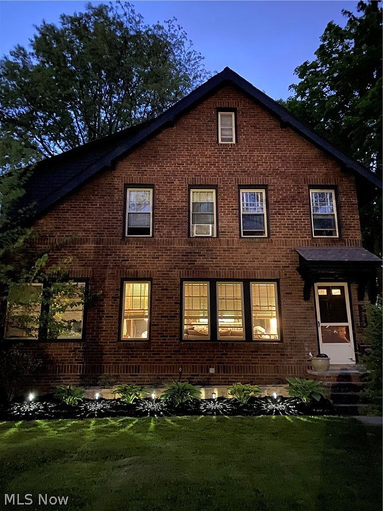3085 Essex Rd, Cleveland Heights, OH 44118 | Zillow