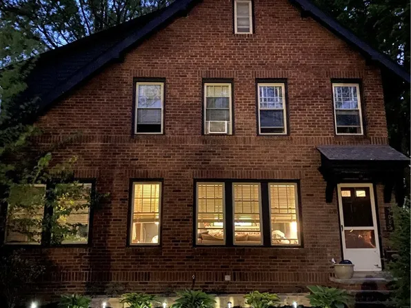 3085 Essex Rd, Cleveland Heights, OH 44118