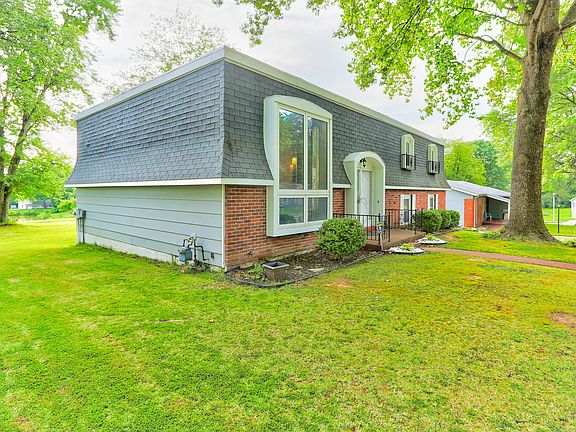 3rd image of 12787 Merribrook Dr