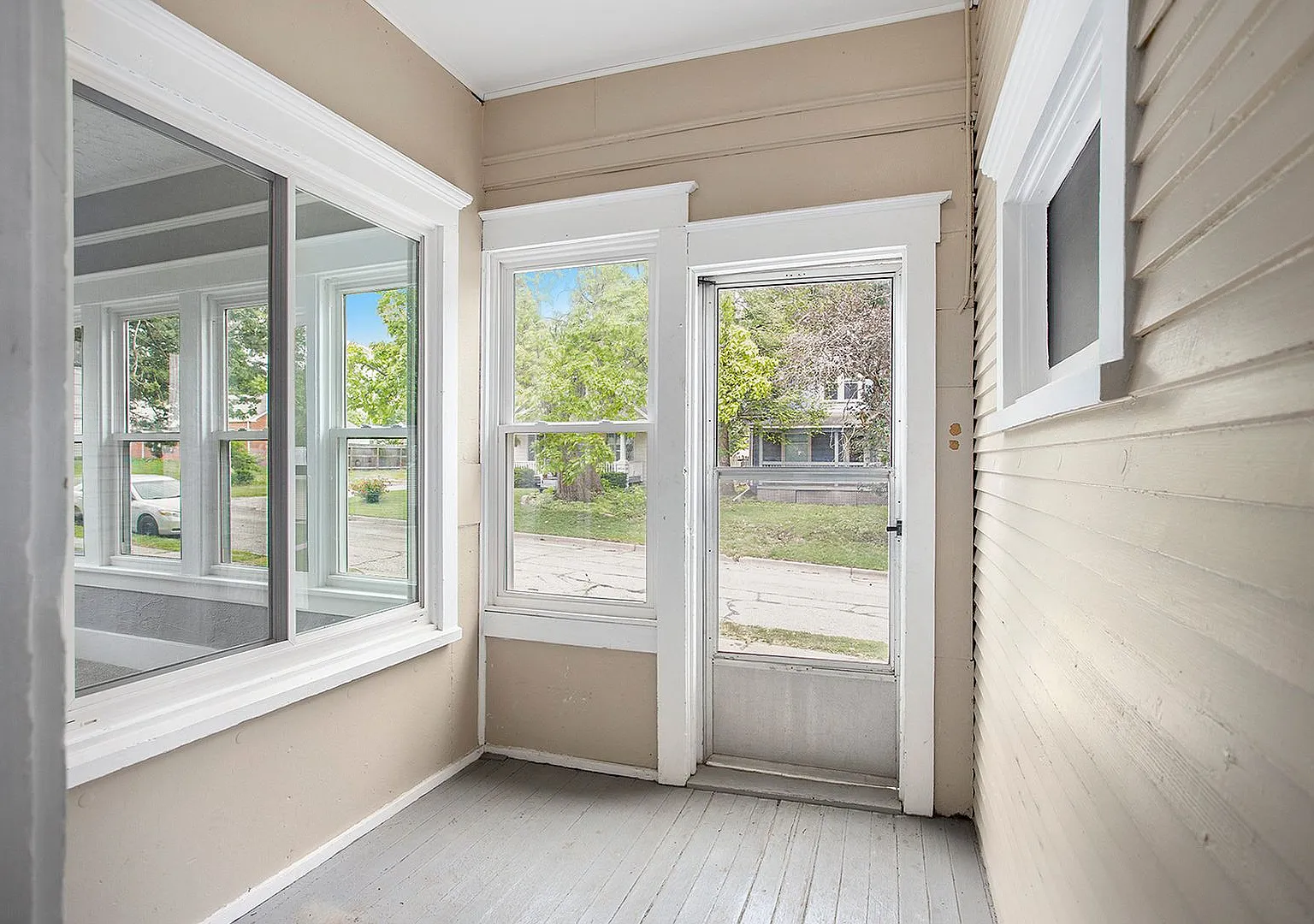 Lincoln Home for Rent — Photo 2