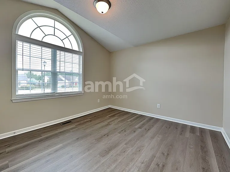 96 Imperial Dr — Photo 14