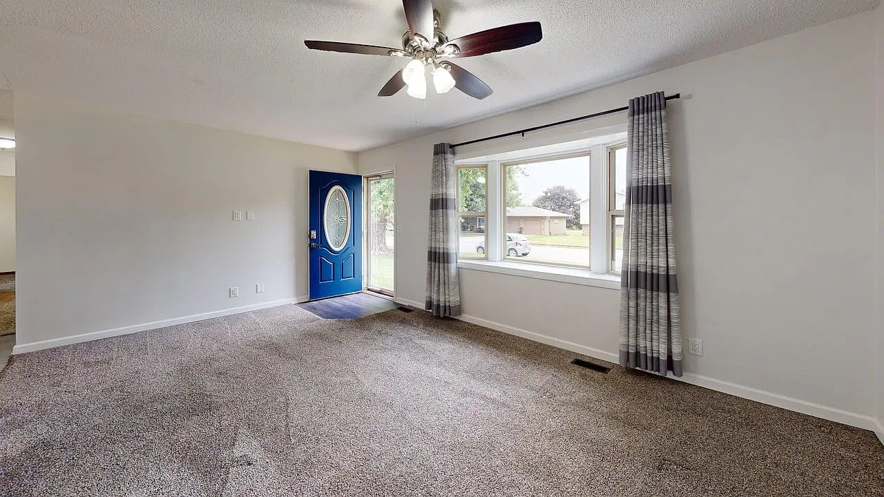 4 bed, 1784 sqft, $2,100 — Photo 4