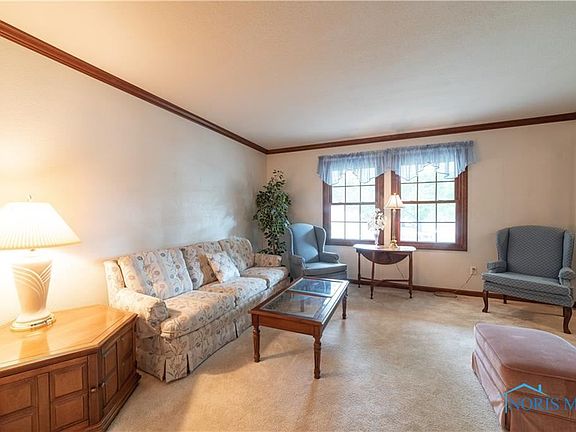 5th image of 1875 Lexington Dr