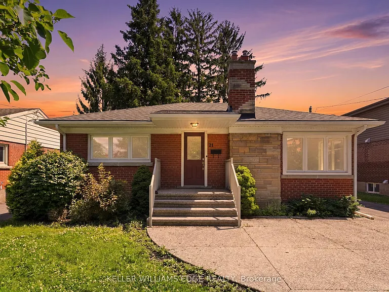 21 Sheridan Ln — Photo 1