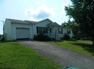 10 Woodside Ln, Bridgeport, WV 26330