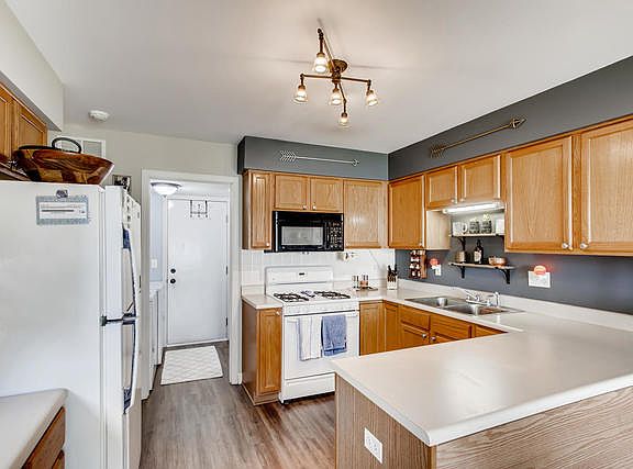 4th image of 242 Abington Ln