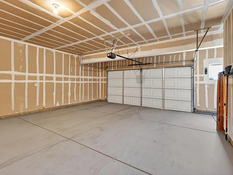 1305 Derby Dr — Photo 17