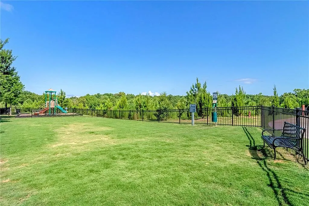 2 bed, 2.0 bath, 932 sqft, $1,535 — Photo 3