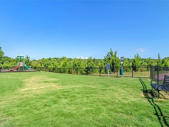 3rd image of 800 Millwood Ln #902-218