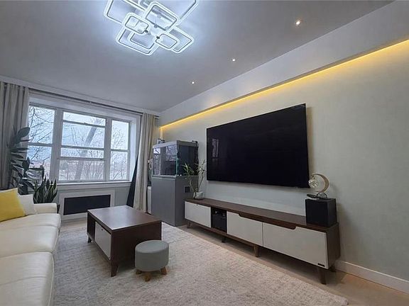 3rd image of 27-05 Parsons Blvd #3C