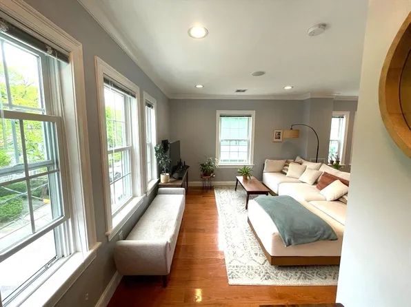 143 Williams St #3, Jamaica Plain, MA 02130