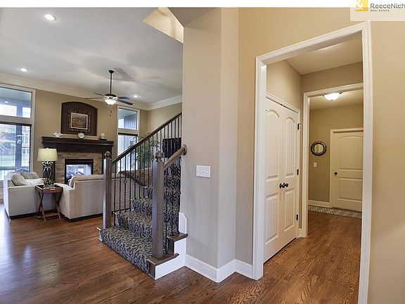 Light and bright entry invites you in to this stunningly maintained home.