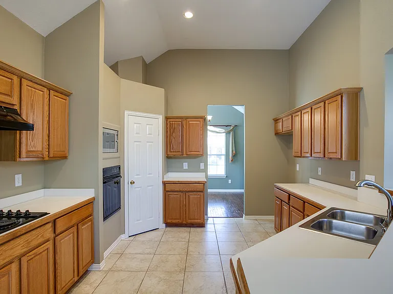2221 Briary Trace Ct — Photo 9