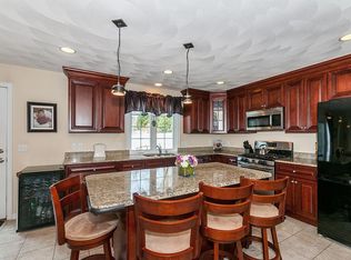 4 Longview Rd, Wilmington, MA 01887