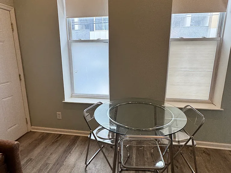 1537 Poplar St #1B — Photo 6