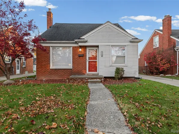 21228 Newcastle Rd, Harper Woods, MI 48225