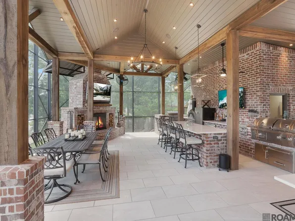 21647 Waterfront East Dr, Maurepas, LA 70449
