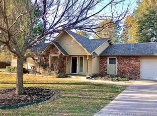 10817 E Sycamore Ave, Claremore, OK 74019