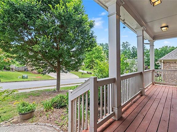 4th image of 550 Nichols View Way