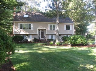 90 Erica Dr, Stoughton, MA 02072