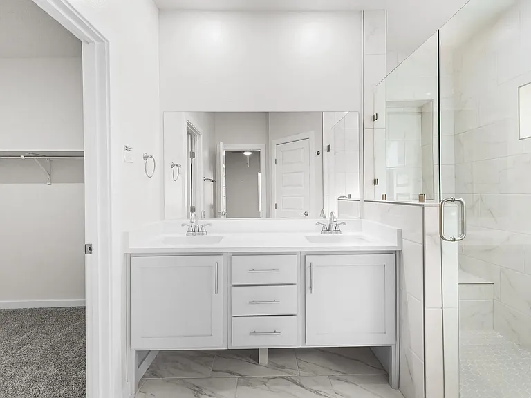 Master bathroom 1