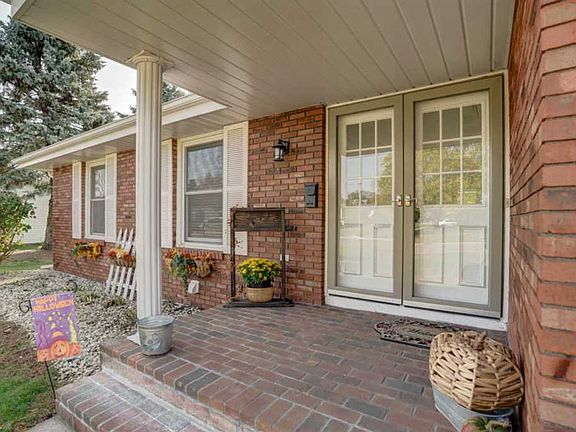 3rd image of 2833 Westwood Dr