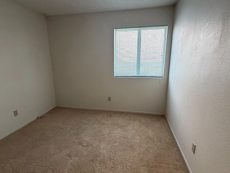1328 Maplegrove Cir — Photo 25