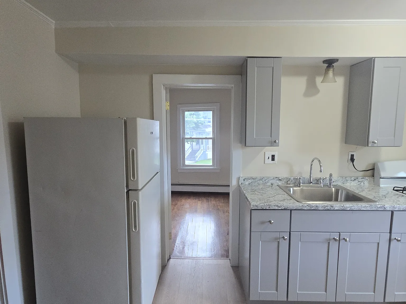 1 bed, 725 sqft, $1,600 — Photo 2