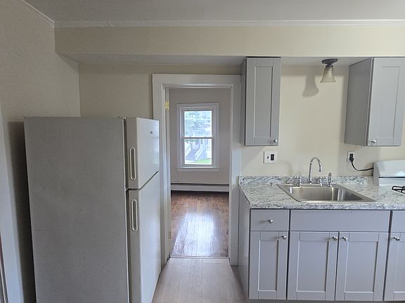 2nd image of 217 E Main St #2