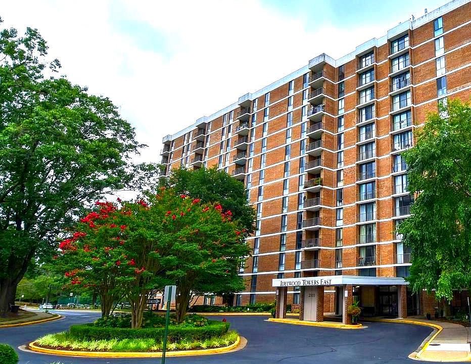 1st image of 2311 Pimmit Dr APT 1005