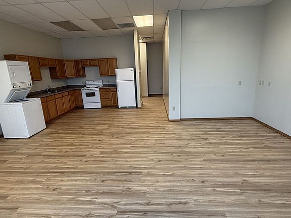 5th image of 300 1st Ave NE #140