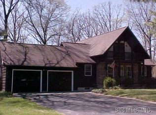 2723 Chelsea Ln, Brighton, IL 62012