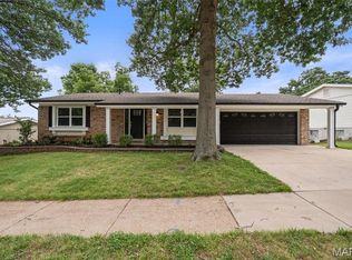 628 Hickory Knoll Ct, Ballwin, MO 63021