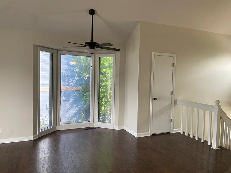 3515 Comstock Ave — Photo 12