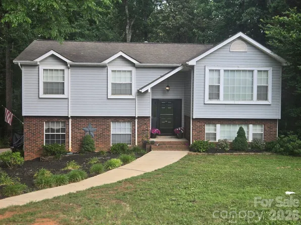 135 Chapel Ct, Salisbury, NC 28147