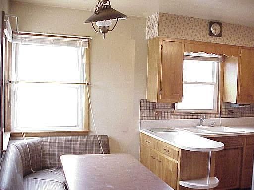 2nd image of 1365 Selleck St
