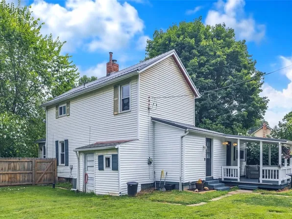 417 Portersville Rd, Ellwood City, PA 16117